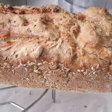 Krok 6 - Chleb pszenny na żytnim zakwasie z dodatkiem siemienia lnianego foto