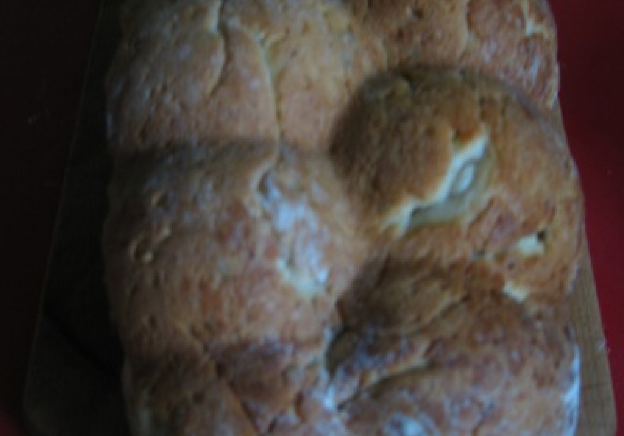 chleb pszenny o posmaku czosnku z mieszanką ziaren foto