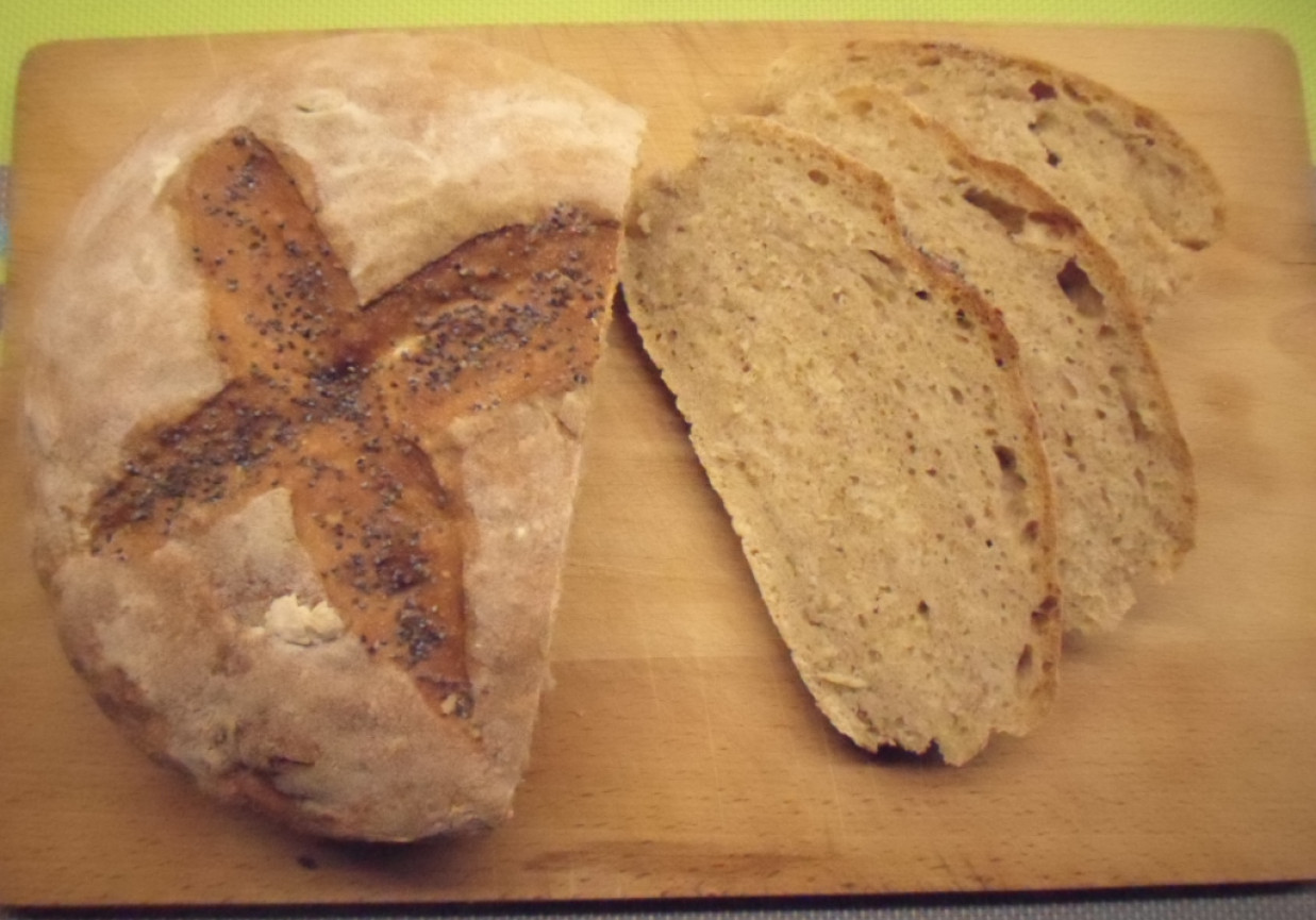 chleb pszenny pełnoziarnisty foto