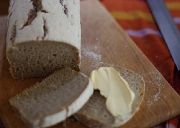 Fotografia przedstawiająca Chleb pszenny pełnoziarnisty.