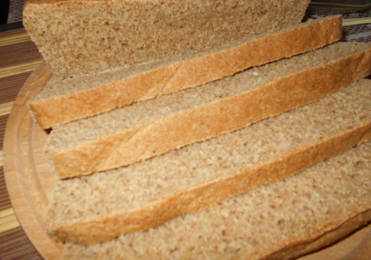 Chleb pszenny półrazowy foto