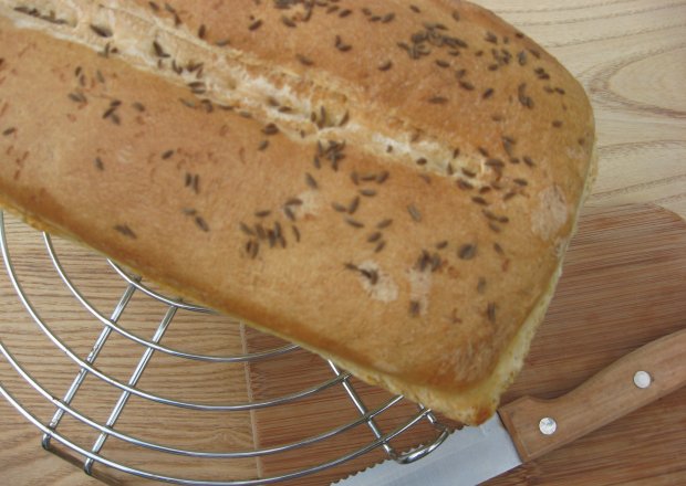 Fotografia przedstawiająca Chleb pszenny z kminkiem