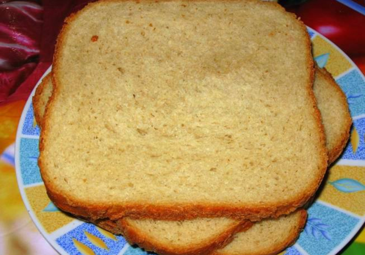 Chleb pszenny z miodem mniszkowym i maślanką foto