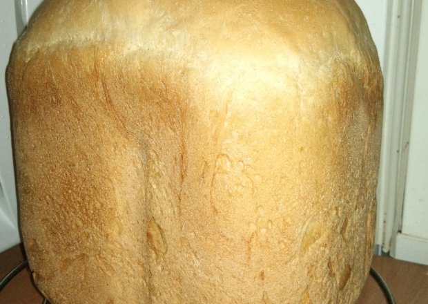 Fotografia przedstawiająca Chleb pszenny z oliwą z oliwek
