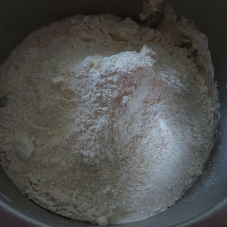 Krok 3 - Chleb pszenny z pestkami dyni na zakwasie foto