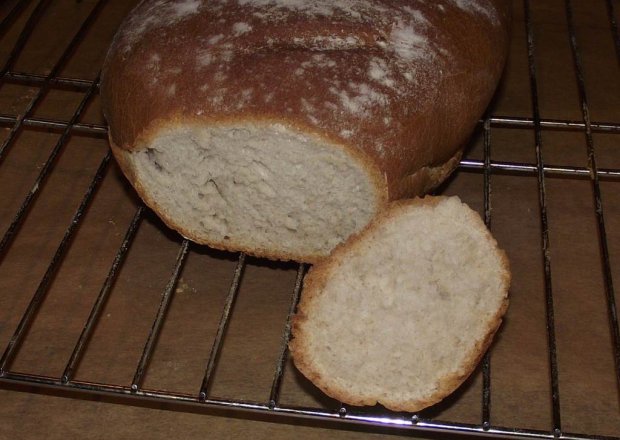 Fotografia przedstawiająca Chleb pszenny z piekarnika