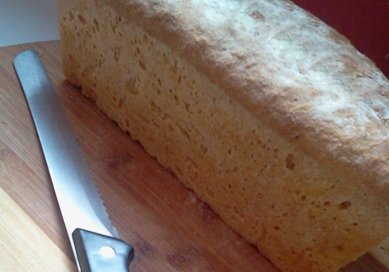Chleb pszenny z piekarnika foto