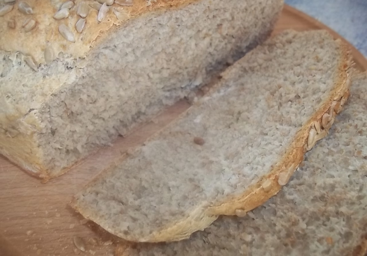 Chleb pszenny z zakwasem żytnim foto
