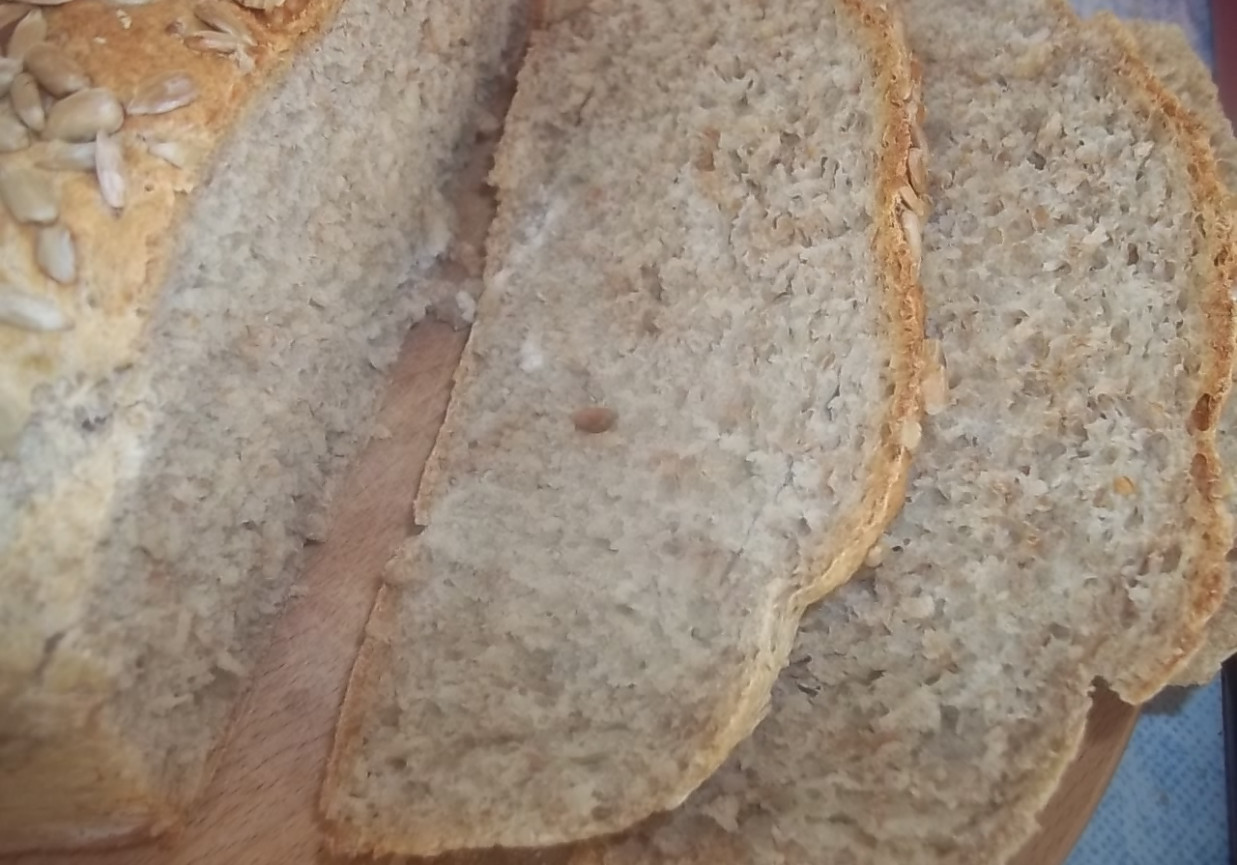 Chleb pszenny z zakwasem żytnim foto