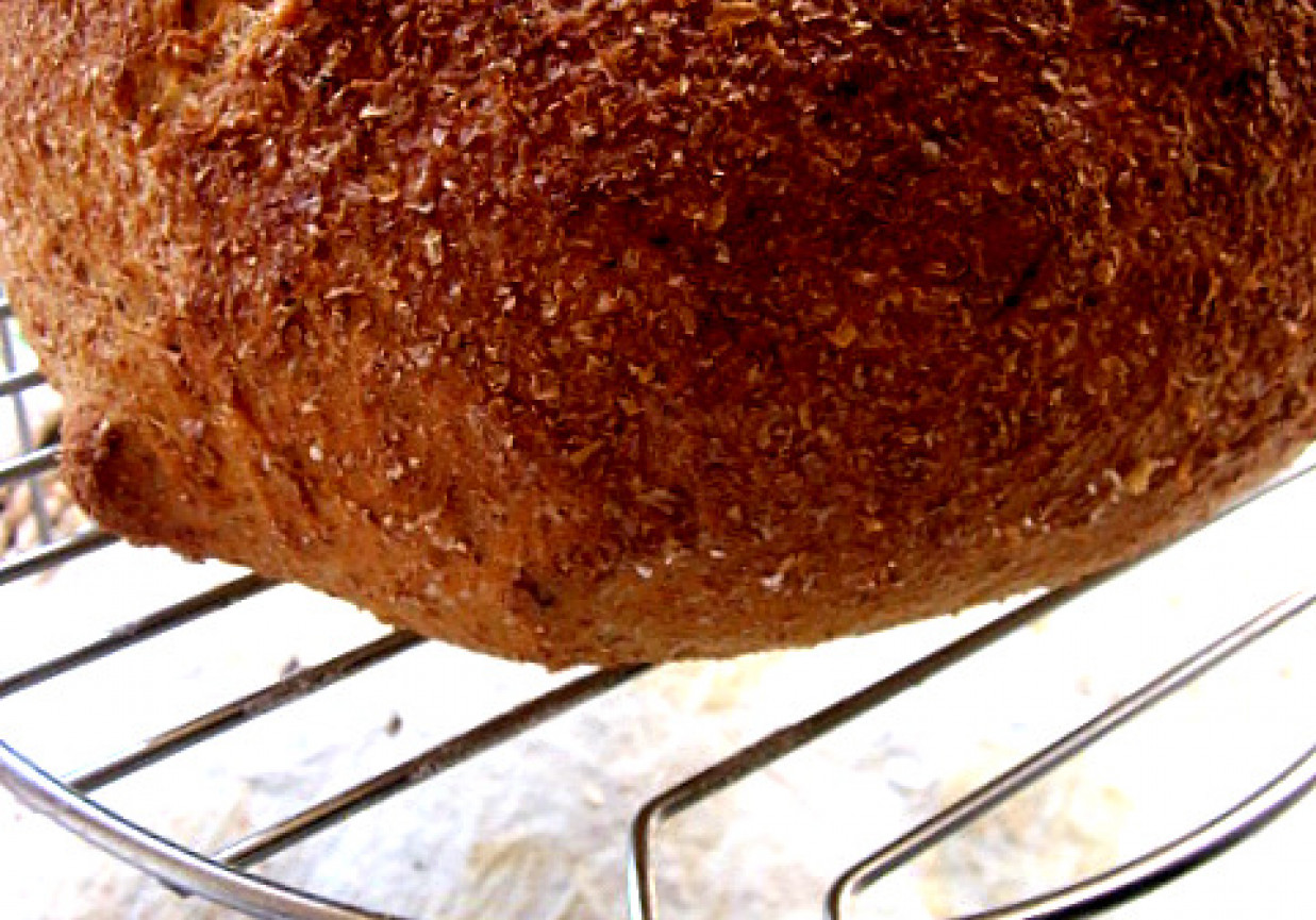 Chleb pszenny ziołowy na drożdżach foto