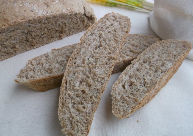 Fotografia przedstawiająca Chleb razowo - żytni.