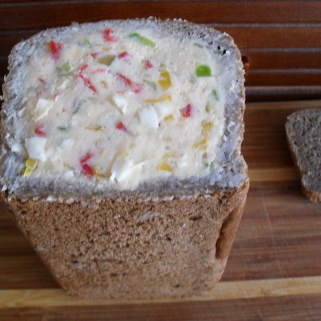 Krok 3 - Chleb słonecznikowy faszerowany pastą z serem ricotta foto