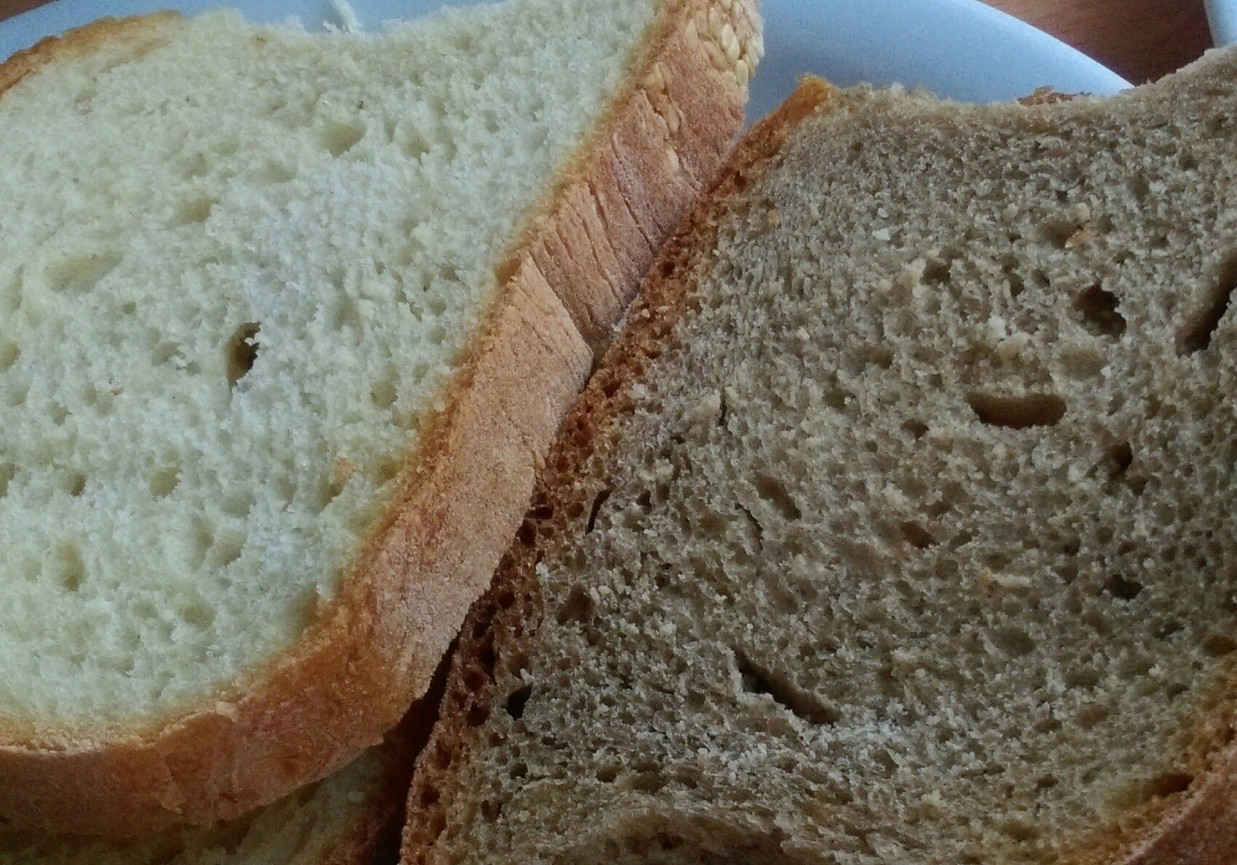 Chleb tymiankowy jasny lub ciemny  foto