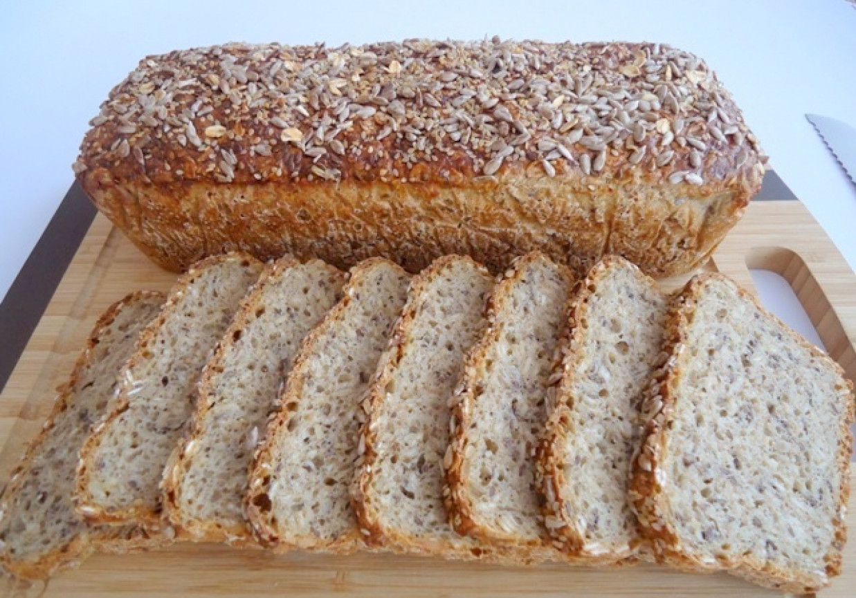 Chleb wieloziarnisty - prosty i pyszny foto