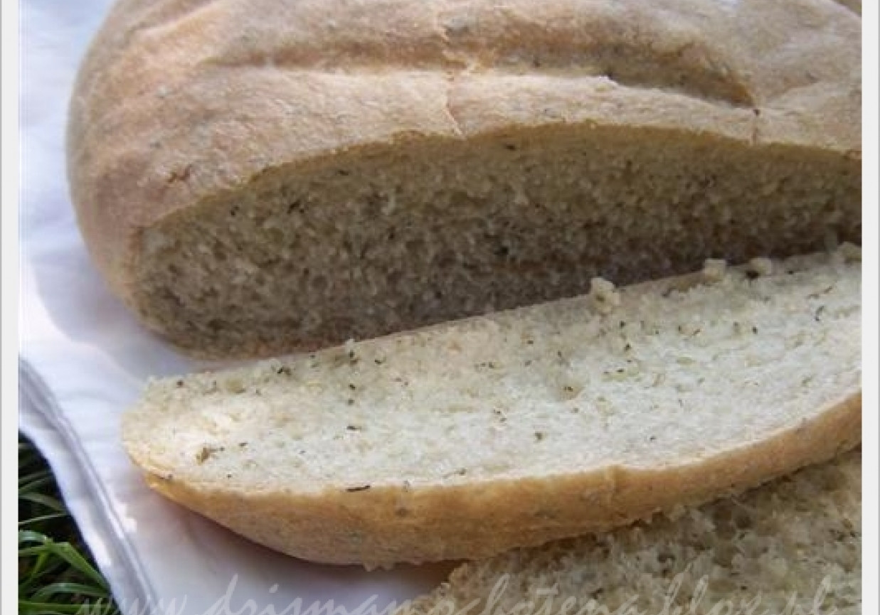 Chleb z błonnikiem i bazylią foto