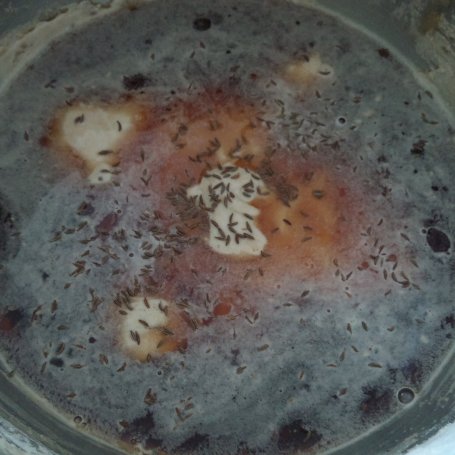 Krok 2 - Chleb z ciemnym piwem i kminkiem foto