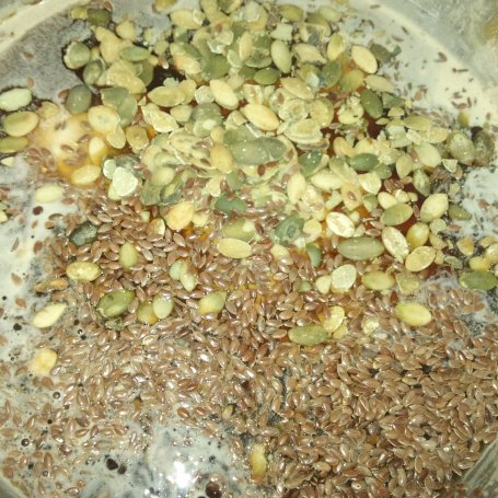 Krok 3 - Chleb z ciemnym piwem i kminkiem foto