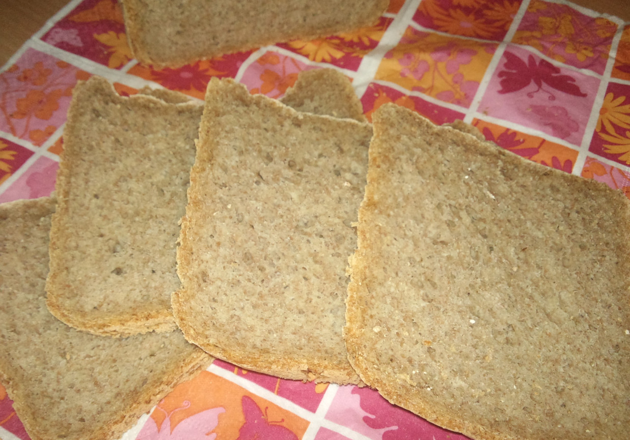 Chleb z mąką pełnoziarnistą foto