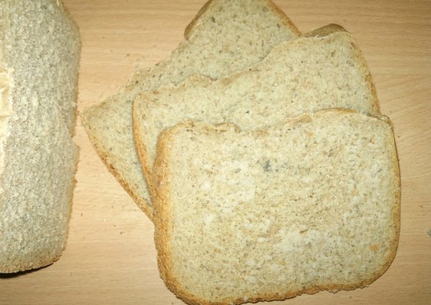 Fotografia przedstawiająca Chleb z mąką pełnoziarnistą