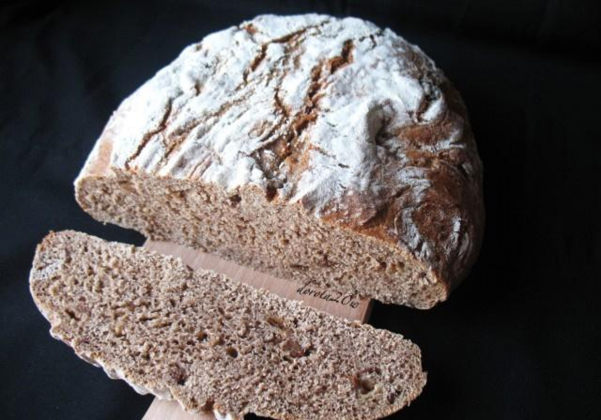 Chleb z mąki kasztanowej foto