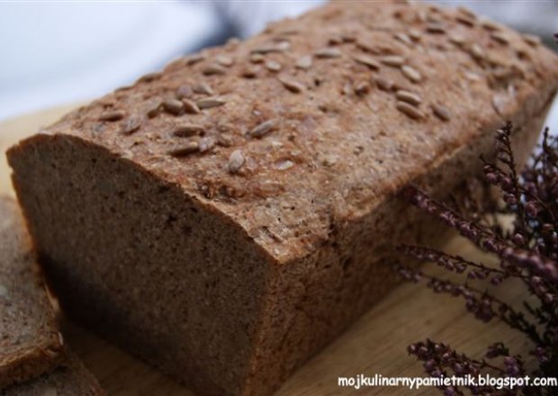 Fotografia przedstawiająca Chleb z mąki z pełnego przemiału