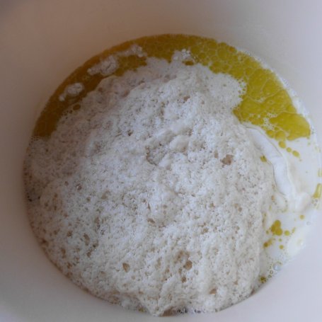 Krok 3 - Chleb z marchewką i suszonymi pomidorami foto