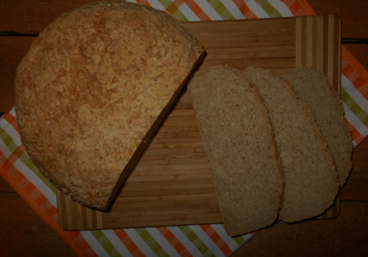 Chleb z maślanką i kaszą kuskus foto