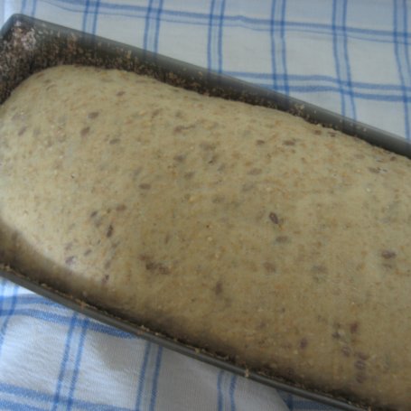 Krok 2 - Chleb z muesli na miodzie foto