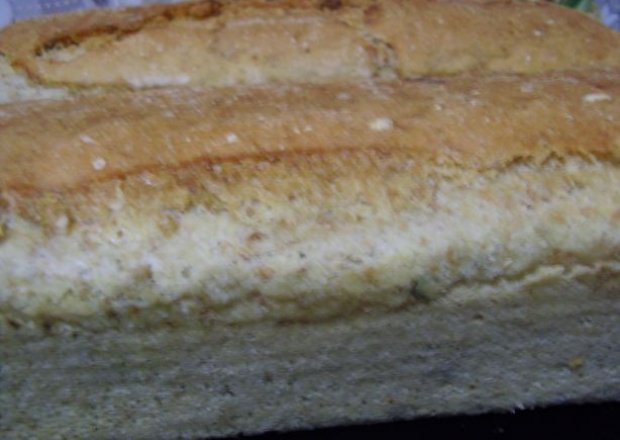 Fotografia przedstawiająca Chleb z otrębami i ziarnami.