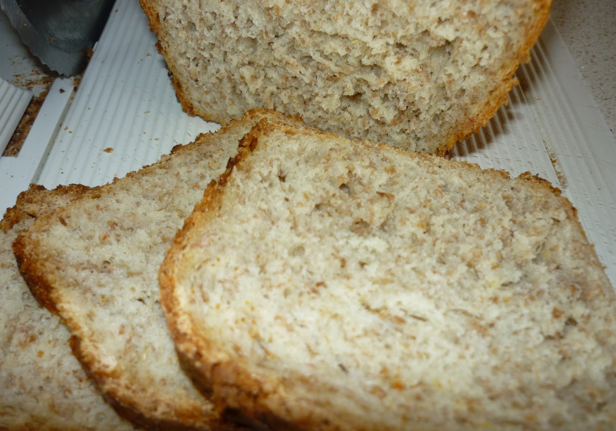 Chleb z otrębami żytnimi foto