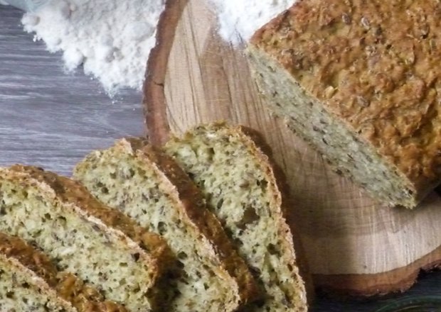 Fotografia przedstawiająca Chleb z pesto bazyliowym
