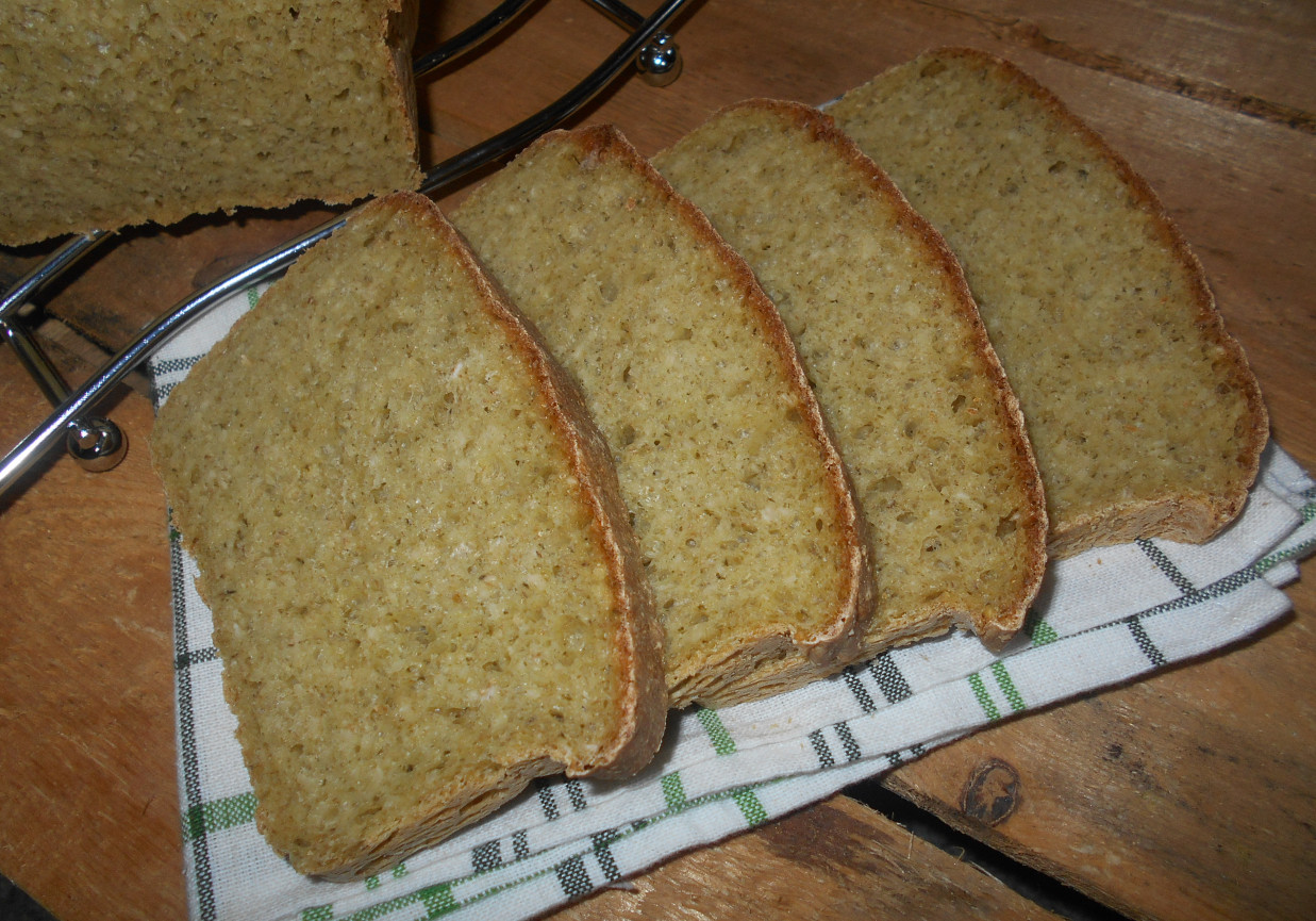 Chleb z płatkami jęczmiennymi i szpinakiem foto