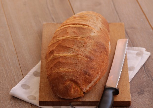 Fotografia przedstawiająca Chleb z semoliny na drożdżach