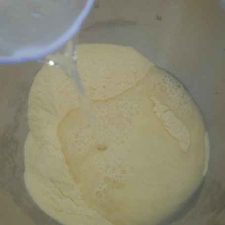 Krok 4 - Chleb z semoliny na drożdżach foto