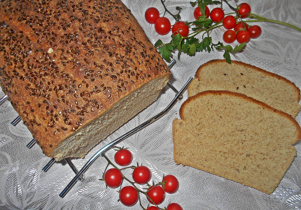 Chleb z siemieniem lnianym i mielonym lnem foto