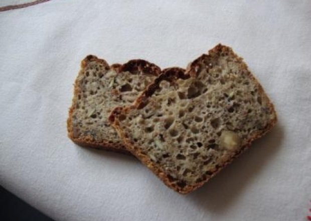 Fotografia przedstawiająca Chleb z ziarnami
