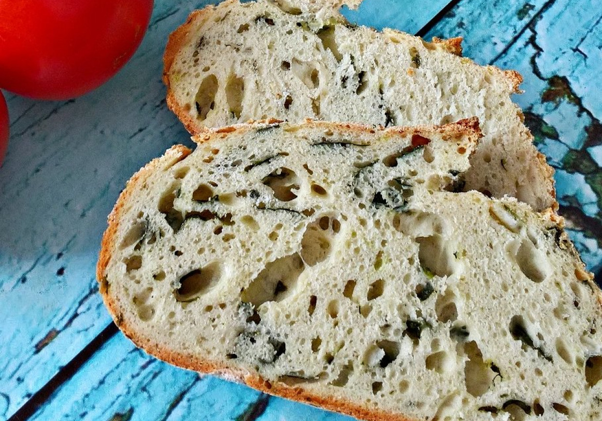 Chleb ze szpinakiem i pokrzywą Zewy foto