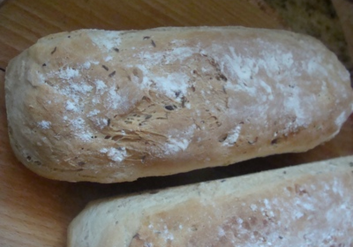Chleb ziemniaczany z kminkiem foto