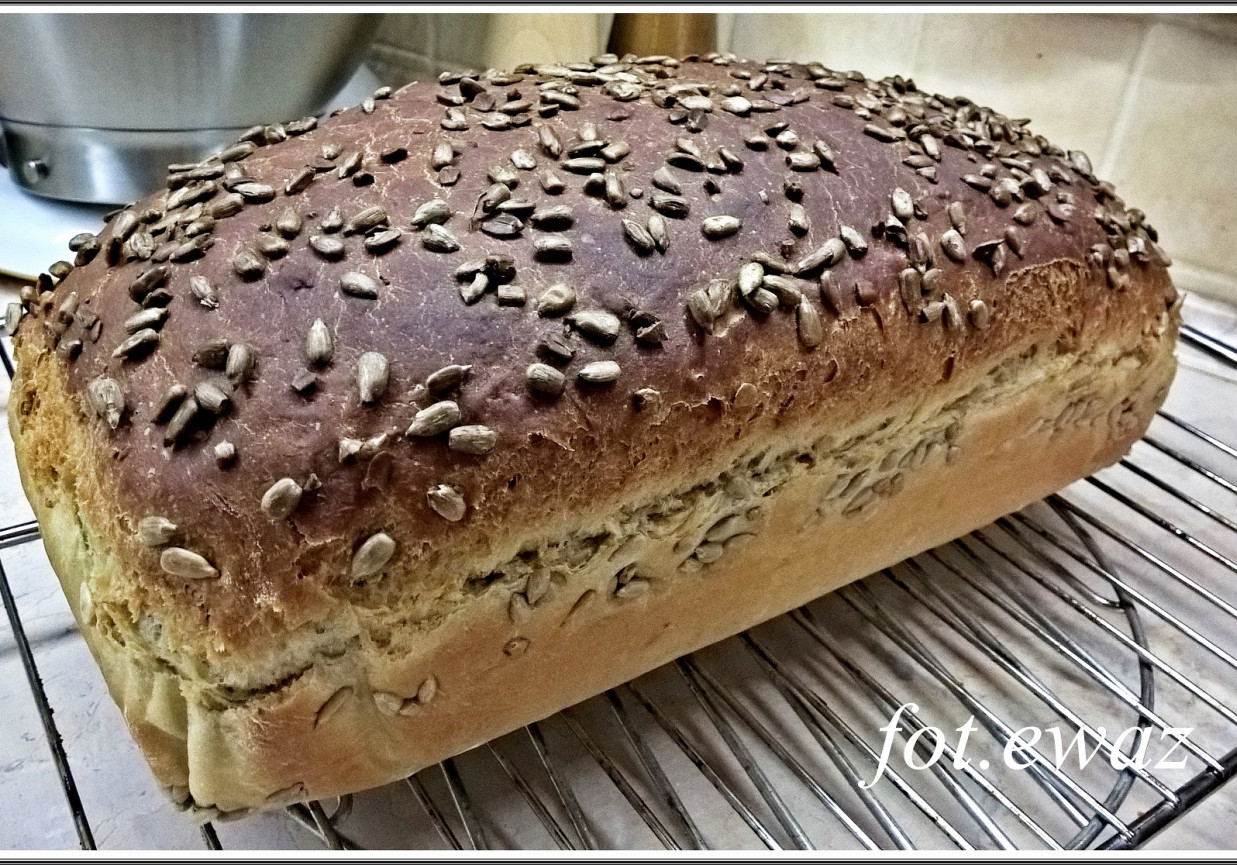 Chleb ziemniaczany ze słonecznikiem Zewy foto