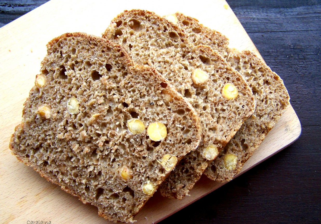 chleb żytni na zakwasie z cieciorką foto