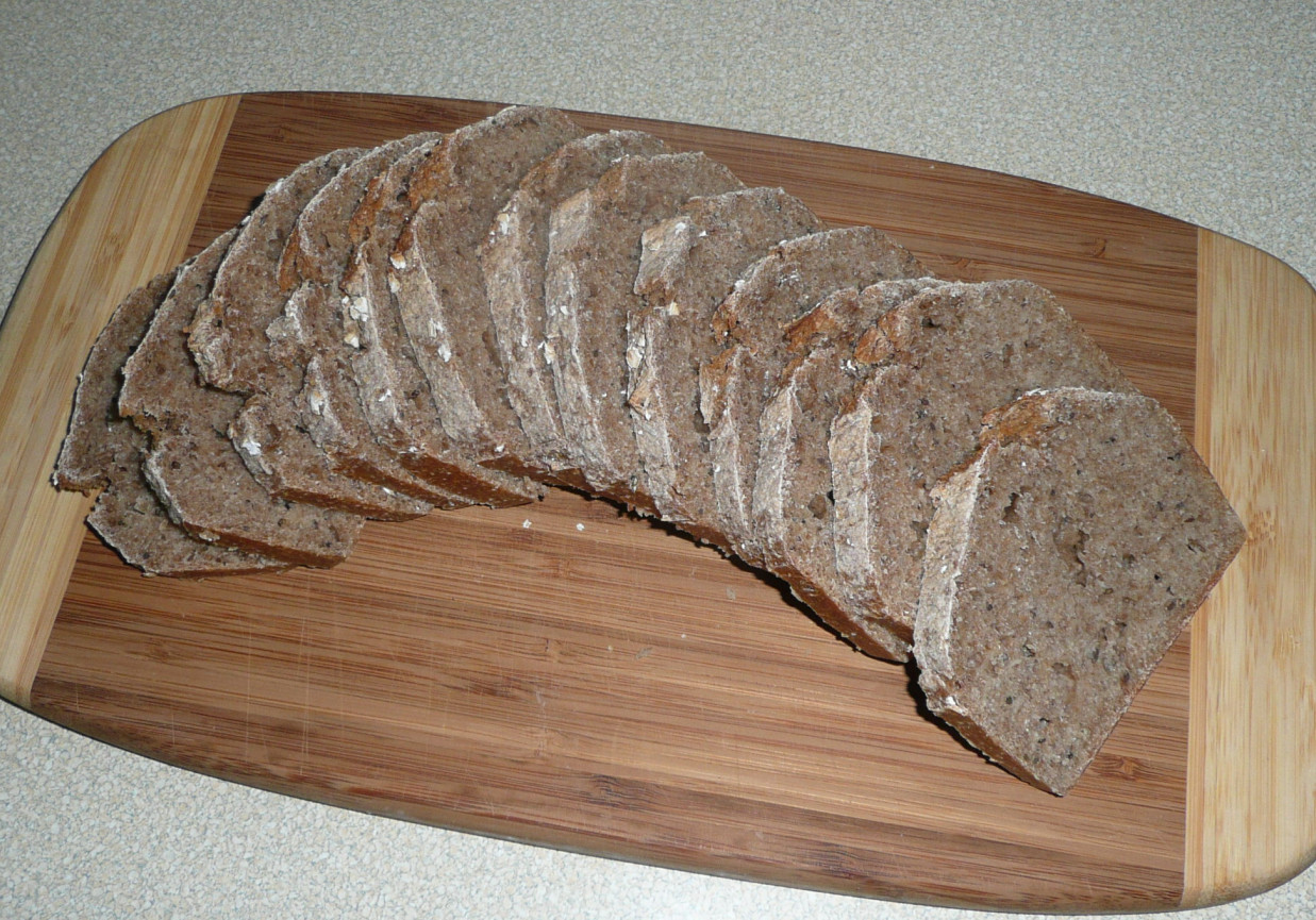Chleb żytni na zakwasie foto
