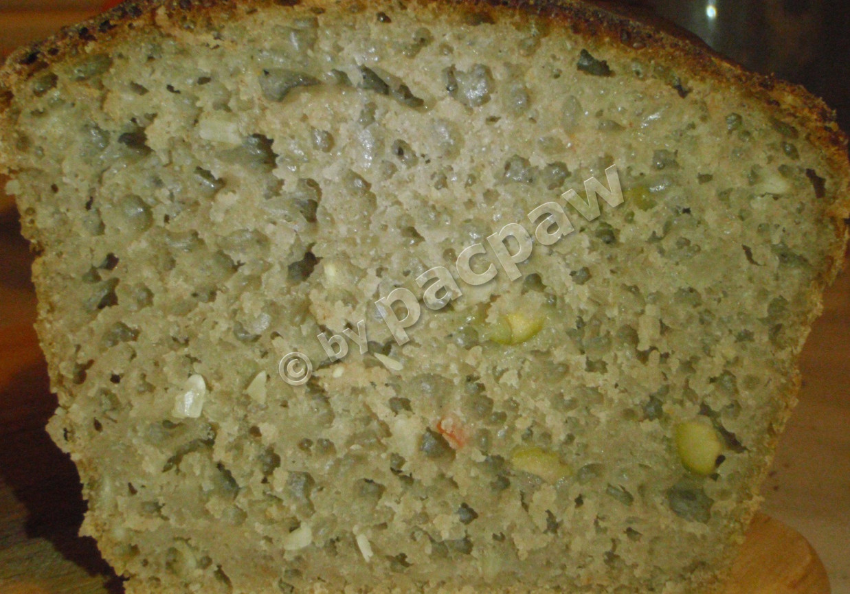 Chleb żytni z oliwkami foto