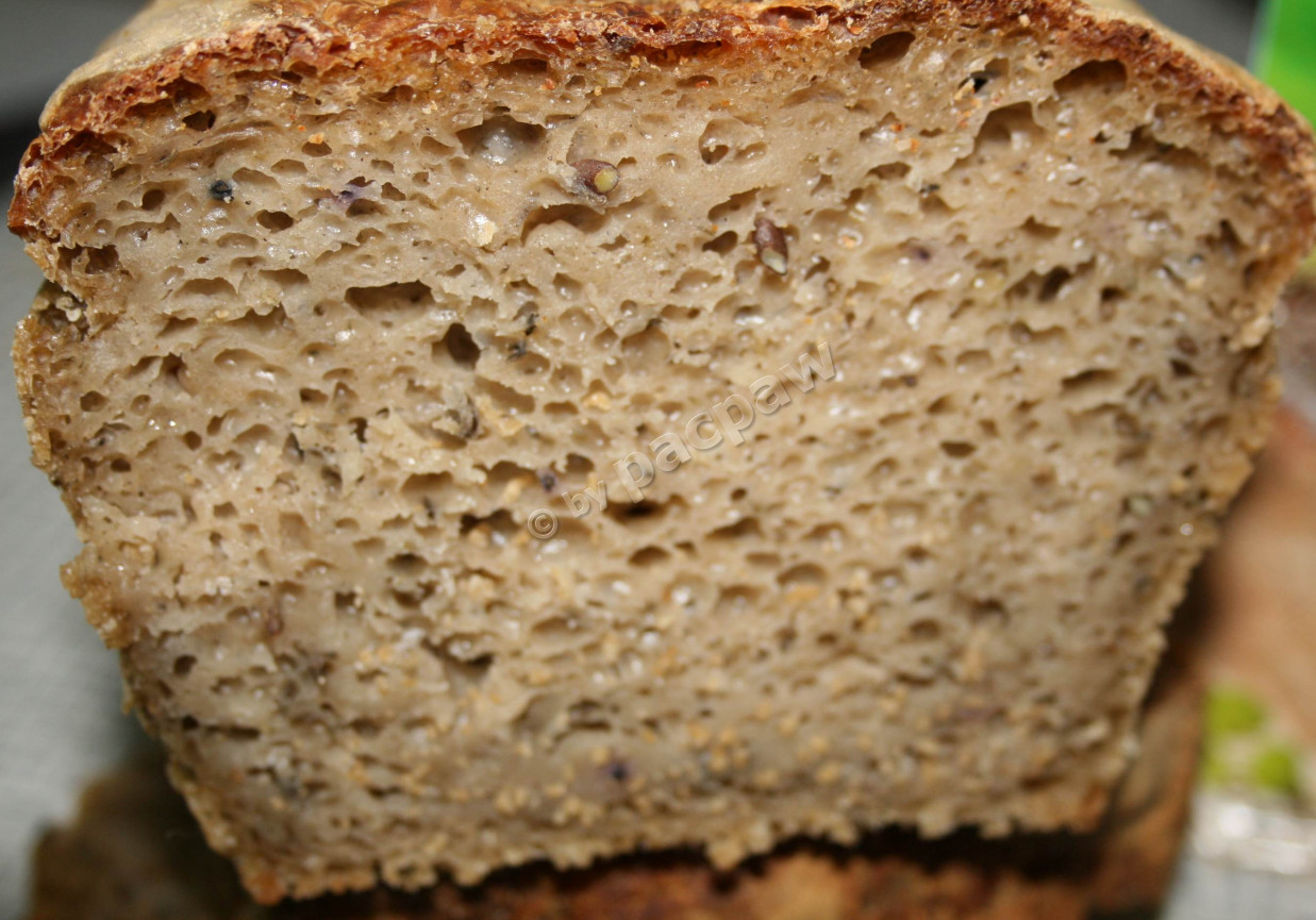 Chleb żytni z przyprawą po litewsku foto