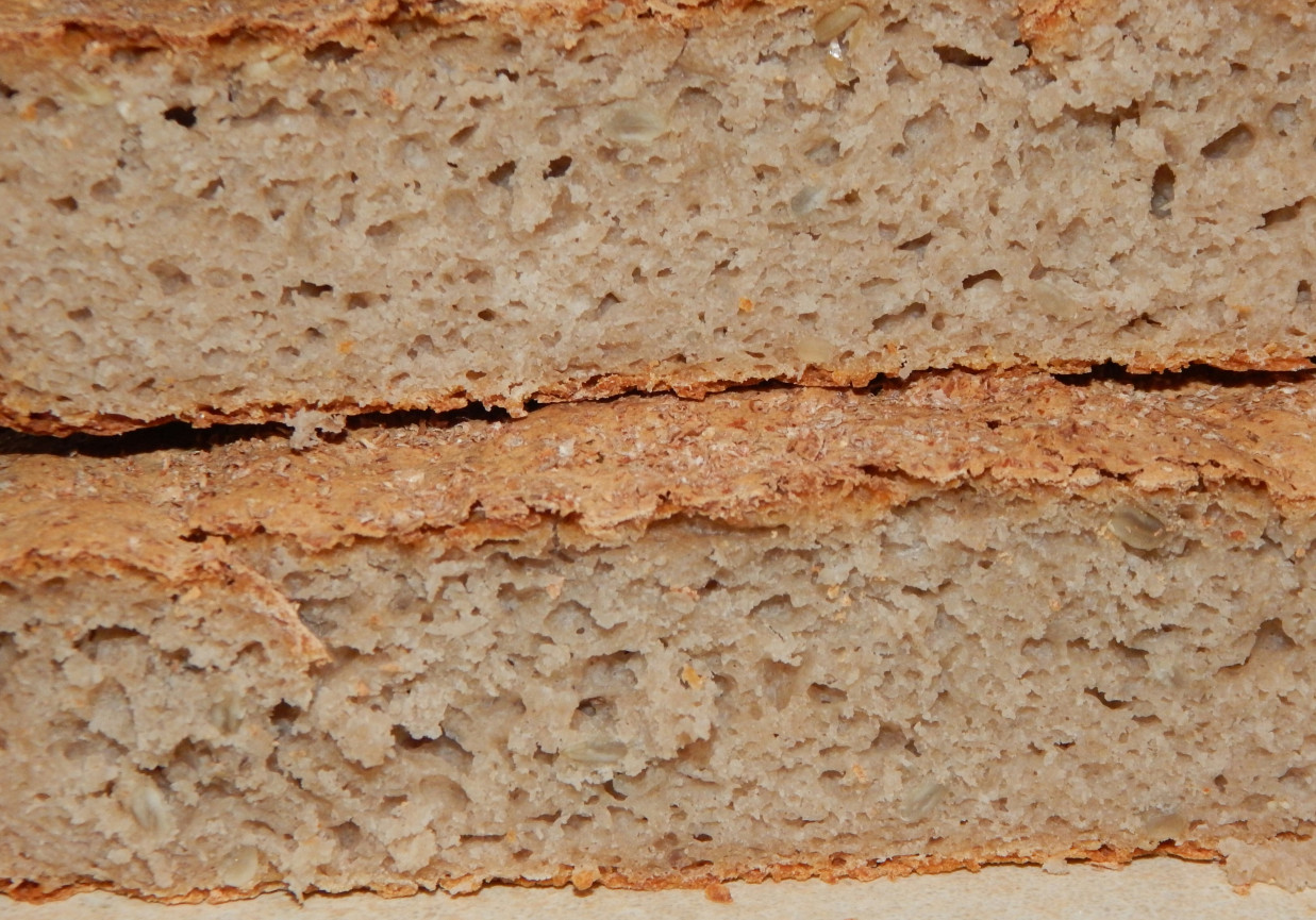 Chleb żytnio-gryczany na zakwasie i drożdżach foto