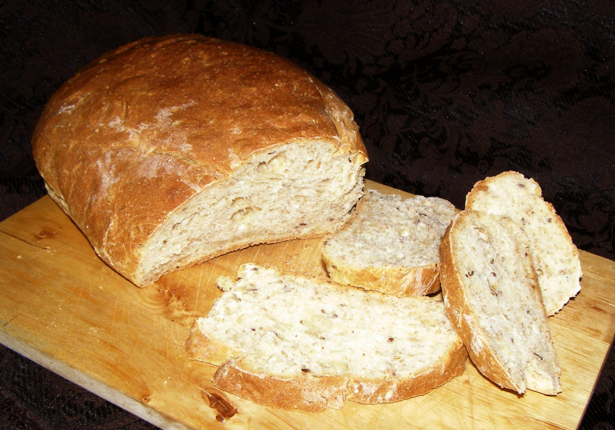 chleb żytnio-pszenny z siemieniem lnianym... foto