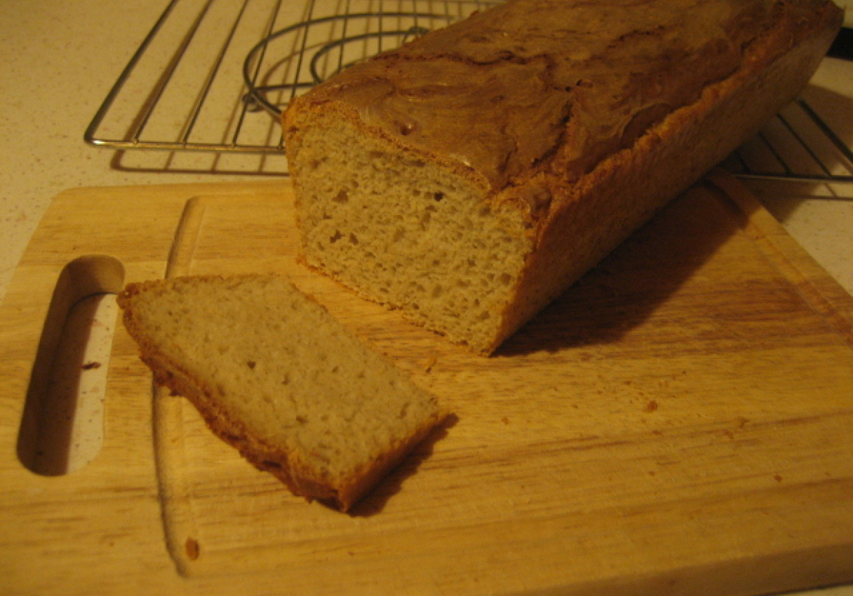 Chleb żytnio-pszenny na drożdżach foto