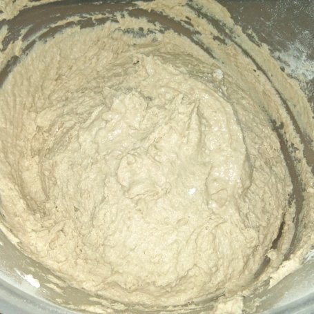 Krok 3 - Chleb żytnio-pszenny z płatkami owsianymi (na zakwasie) foto