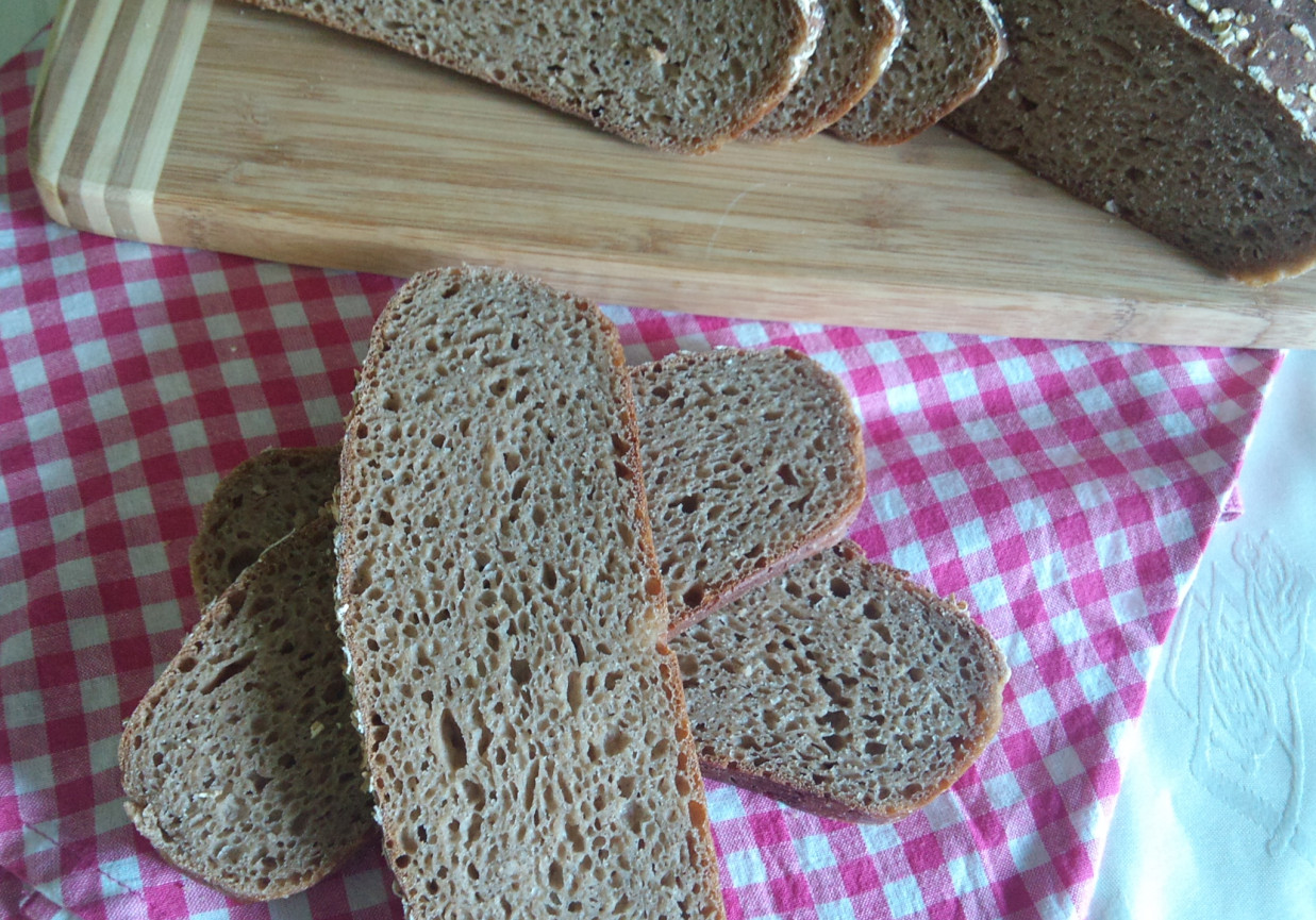 Chleb żytnio-pszenny z płatkami owsianymi (na zakwasie) foto