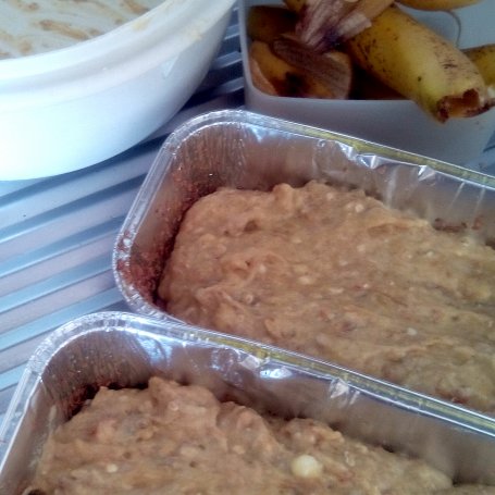 Krok 4 - Chlebek bananowy z orzechami foto
