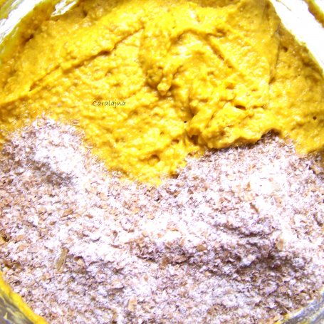Krok 4 - chlebek eksperymentalny pszenno żytni z dynią i polentą foto